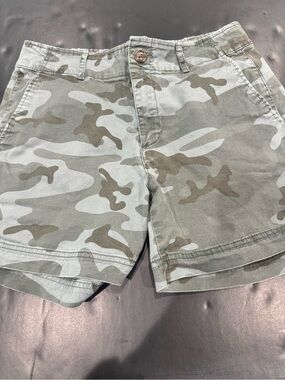 GAP Light Green Cargo Shorts with Washed Finish